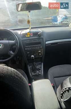 Лифтбек Skoda Octavia 2005 в 