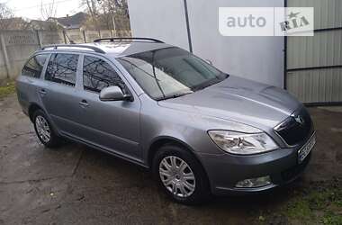 Универсал Skoda Octavia 2012 в Мостиске