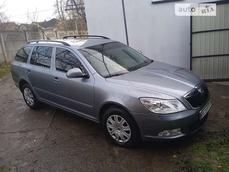 Універсал Skoda Octavia 2012 в Мостиській