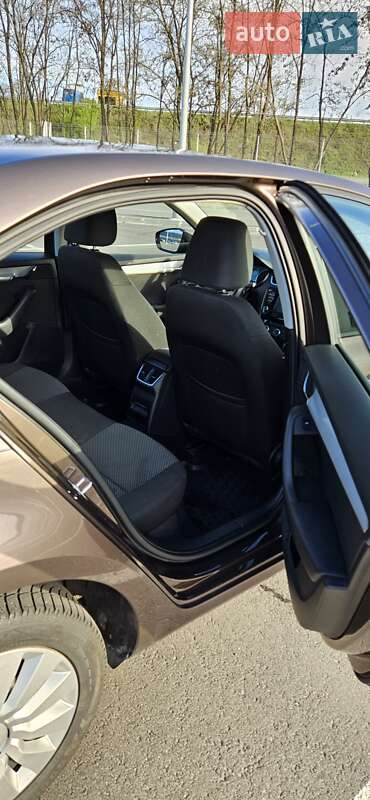 Лифтбек Skoda Octavia 2014 в Днепре