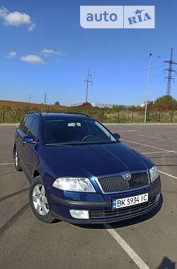 Универсал Skoda Octavia 2008 в Ровно