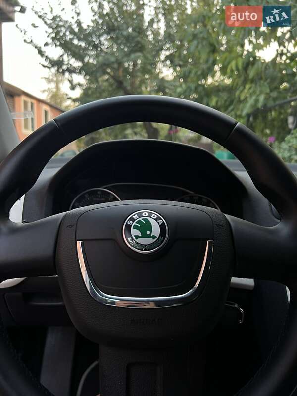 Универсал Skoda Octavia 2010 в Магдалиновке