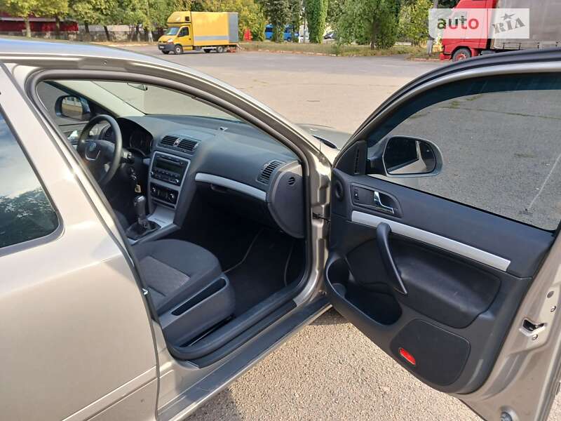 Ліфтбек Skoda Octavia 2011 в Ставищі