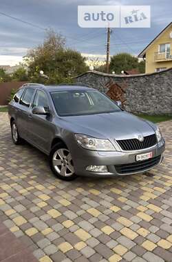 Универсал Skoda Octavia 2012 в Староконстантинове