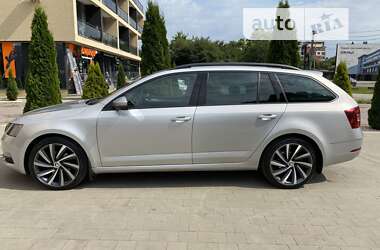 Универсал Skoda Octavia 2017 в Ужгороде