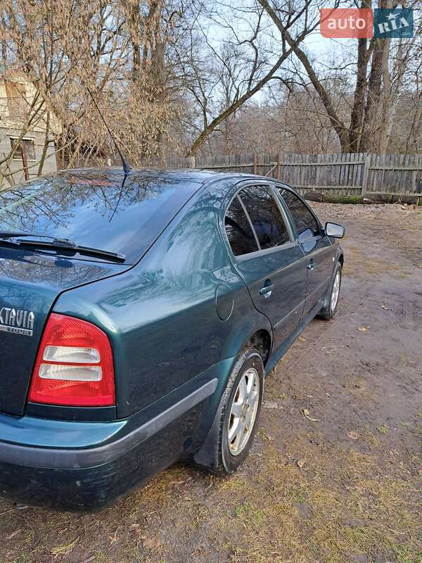 Лифтбек Skoda Octavia 2006 в Гадяче