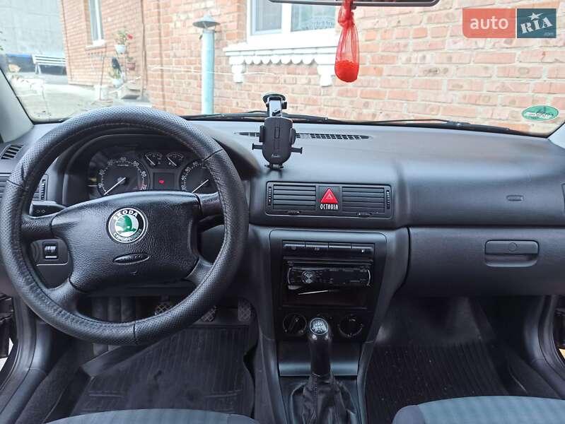 Универсал Skoda Octavia 2003 в Виннице