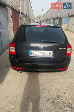 Універсал Skoda Octavia 2010 в Дніпрі