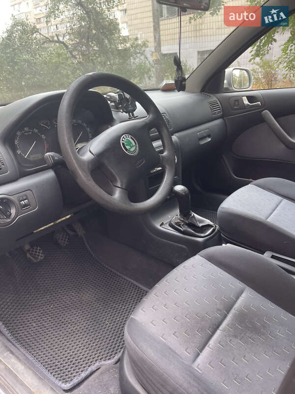 Лифтбек Skoda Octavia 2001 в Киеве