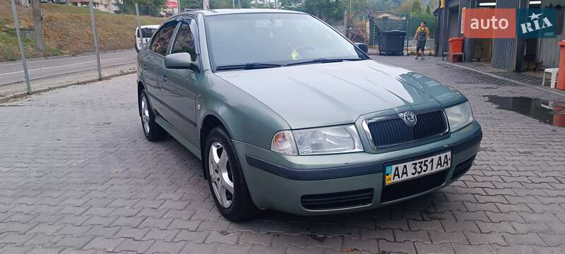 Лифтбек Skoda Octavia 2003 в 