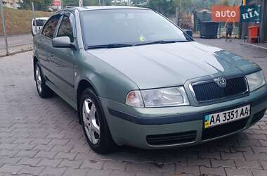 Лифтбек Skoda Octavia 2003 в 
