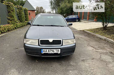 Лифтбек Skoda Octavia 2002 в Киеве