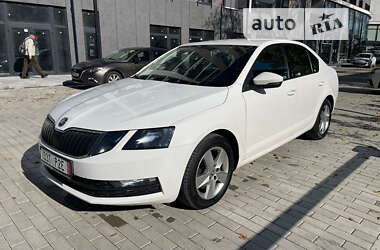 Лифтбек Skoda Octavia 2017 в Ужгороде