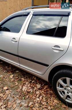 Универсал Skoda Octavia 2011 в 