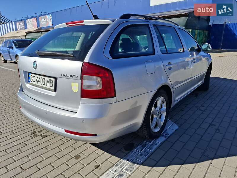 Універсал Skoda Octavia 2011 в Дрогобичі