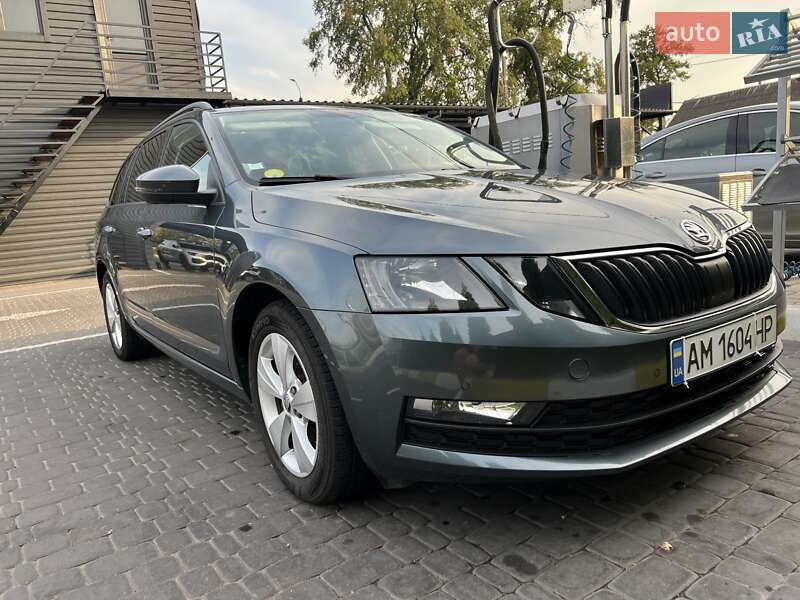 Универсал Skoda Octavia 2019 в Коростене