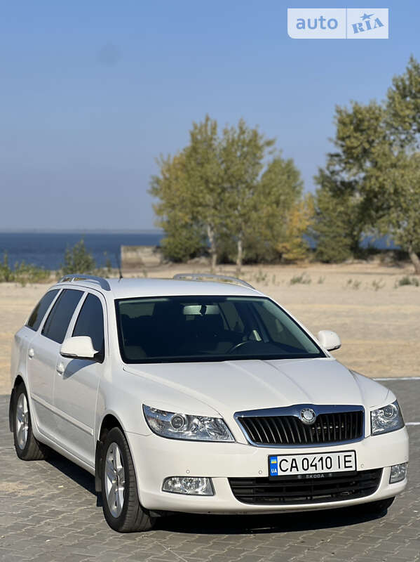 Універсал Skoda Octavia 2011 в Черкасах