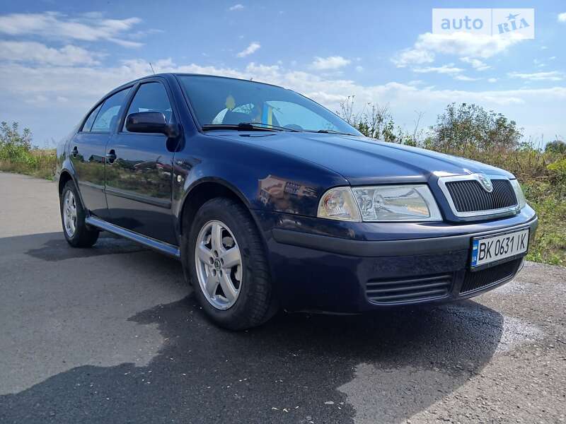 Ліфтбек Skoda Octavia 2000 в Рівному