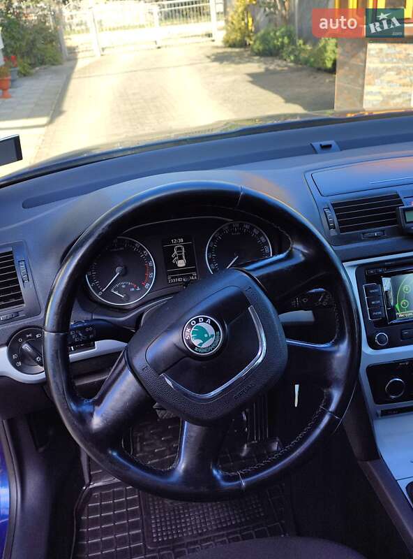 Универсал Skoda Octavia 2011 в Глыбокой