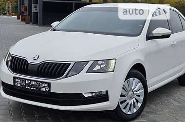 Ліфтбек Skoda Octavia 2017 в Жовтих Водах