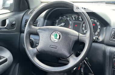 Ліфтбек Skoda Octavia 2003 в Харкові