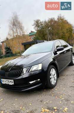 Лифтбек Skoda Octavia 2017 в Карловке