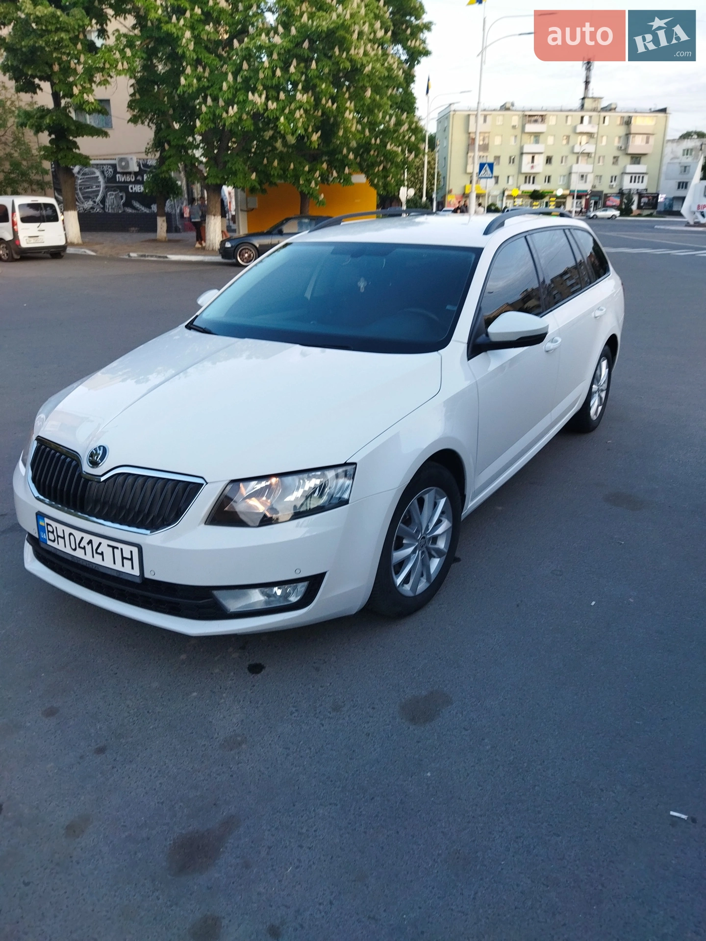 Skoda Octavia 2017 VIN TMBJG9NE1H0120667 фото оголошення 2 з 8