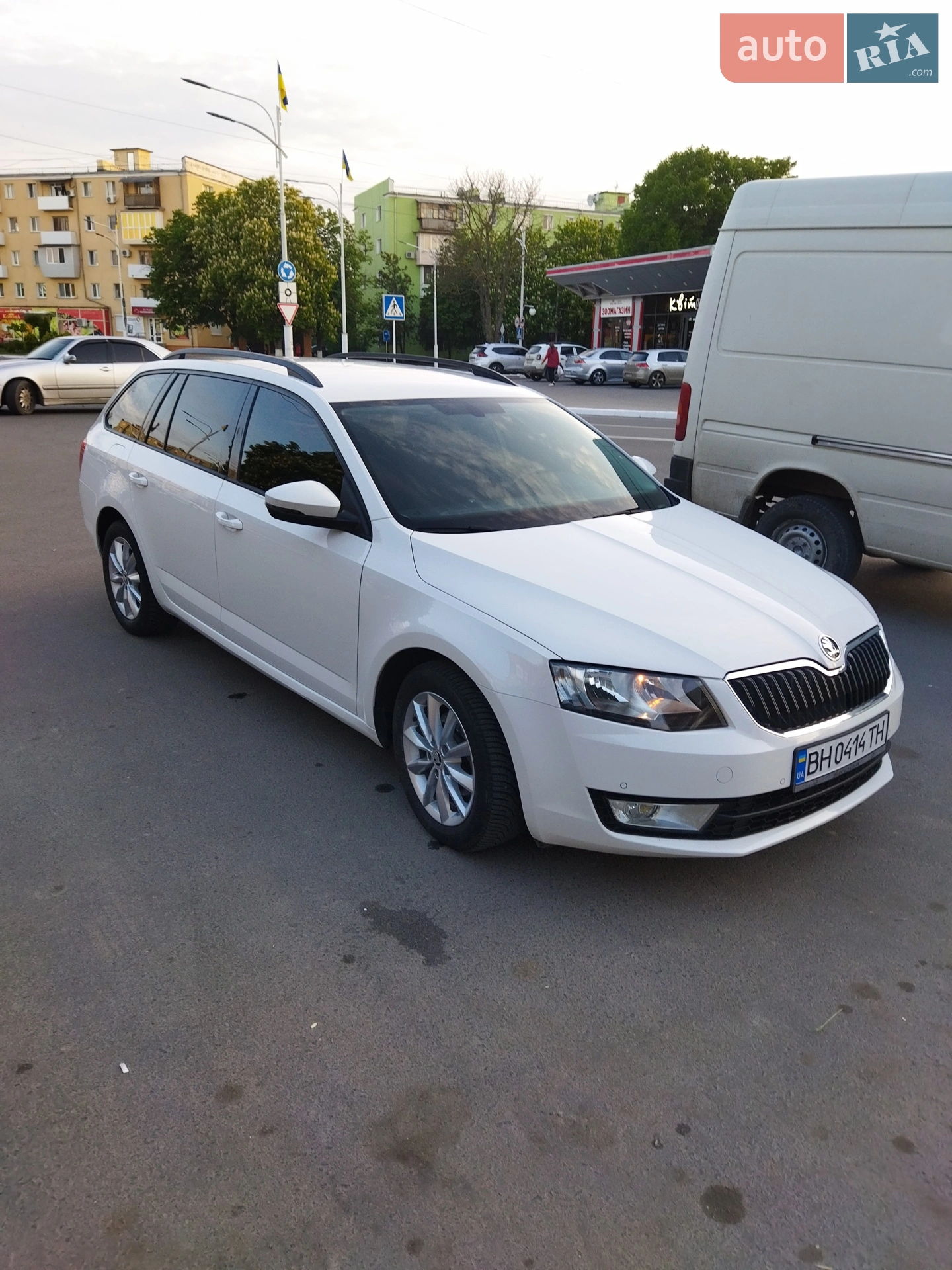 Skoda Octavia 2017 VIN TMBJG9NE1H0120667 фото оголошення 4 з 8