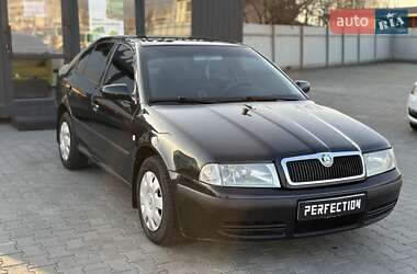 Лифтбек Skoda Octavia 2003 в Черновцах