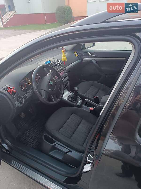 Універсал Skoda Octavia 2010 в Хусті