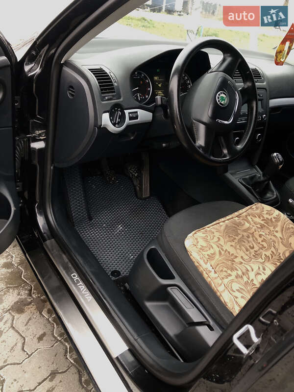 Лифтбек Skoda Octavia 2010 в Радехове фото 5 Лифтбек Skoda Octavia 2010 в Радехове