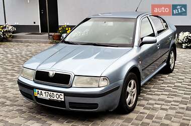 Лифтбек Skoda Octavia 2003 в Киеве