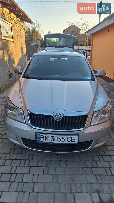 Універсал Skoda Octavia 2012 в Вараші