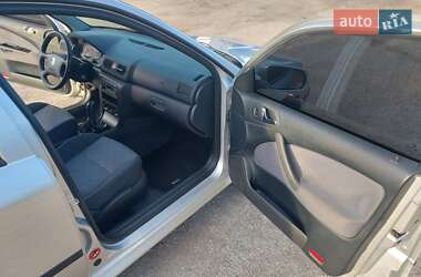 Лифтбек Skoda Octavia 2002 в 