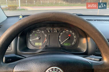 Лифтбек Skoda Octavia 2001 в 