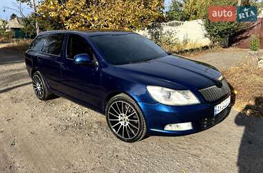 Універсал Skoda Octavia 2010 в Харкові