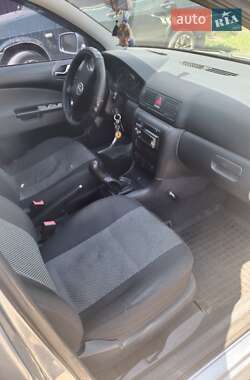 Ліфтбек Skoda Octavia 2004 в 