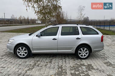 Универсал Skoda Octavia 2012 в Среднем