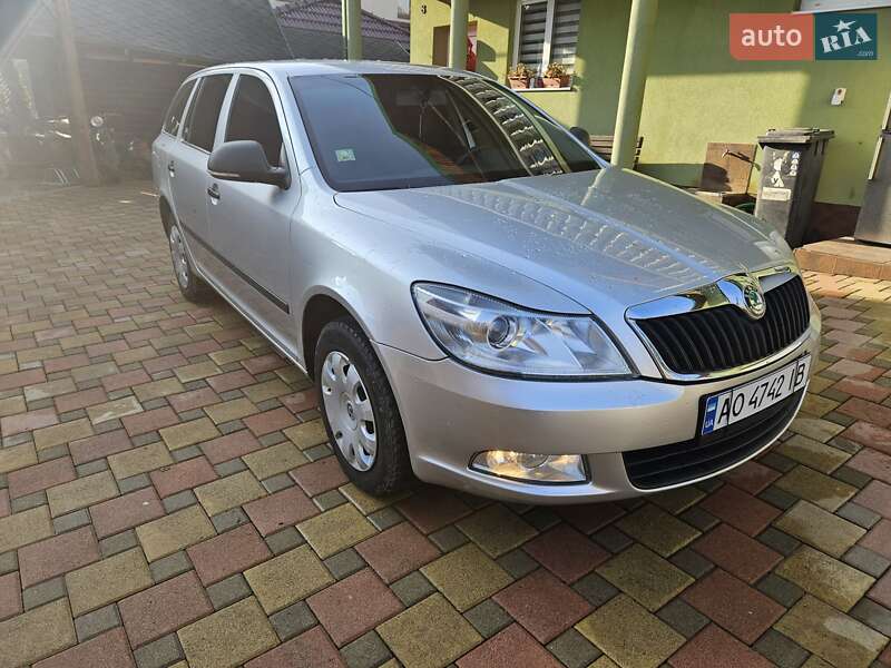 Универсал Skoda Octavia 2010 в Тячеве