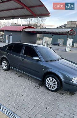 Лифтбек Skoda Octavia 2003 в Надворной