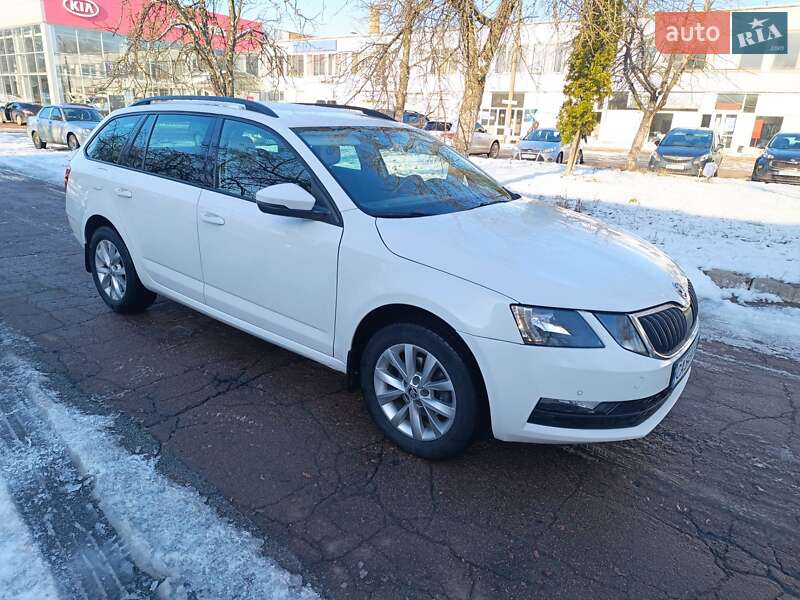 Универсал Skoda Octavia 2018 в Чернигове