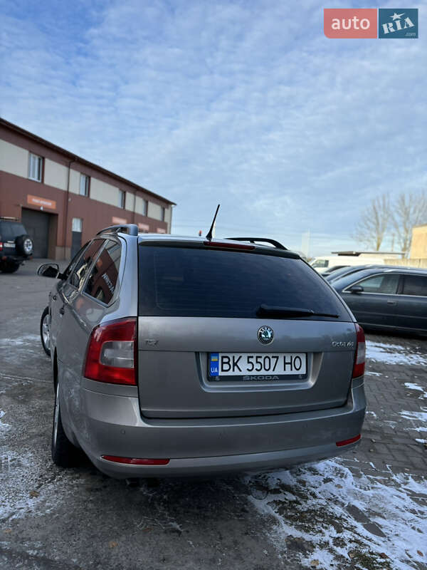 Универсал Skoda Octavia 2010 в Ровно