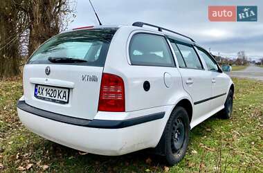 Универсал Skoda Octavia 2006 в Хороле