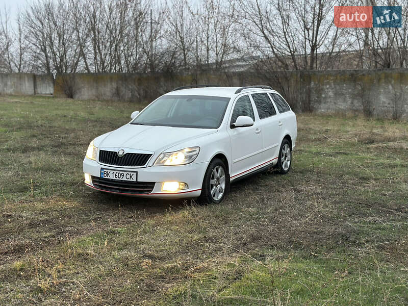 Универсал Skoda Octavia 2010 в Полтаве