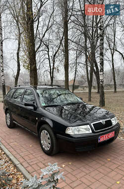 Универсал Skoda Octavia 2006 в Хороле