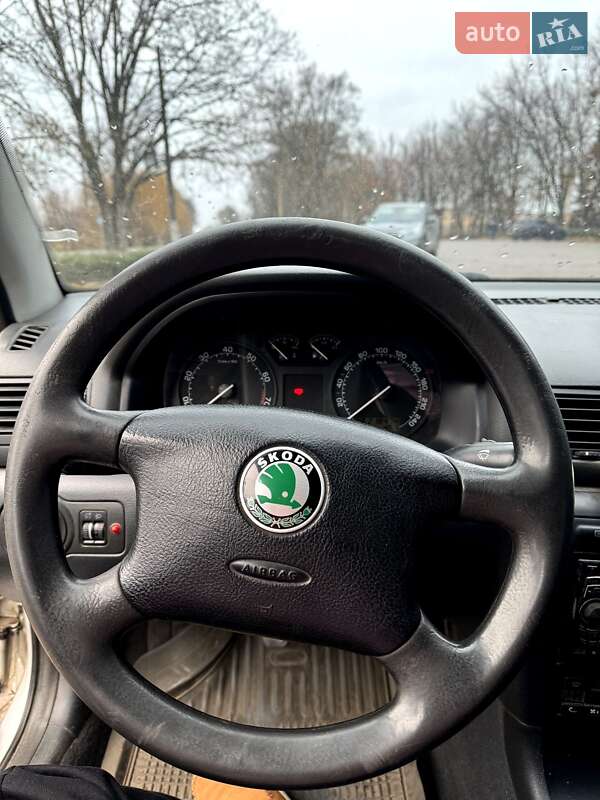 Ліфтбек Skoda Octavia 2004 в Миргороді