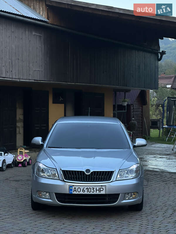 Лифтбек Skoda Octavia 2012 в Тячеве