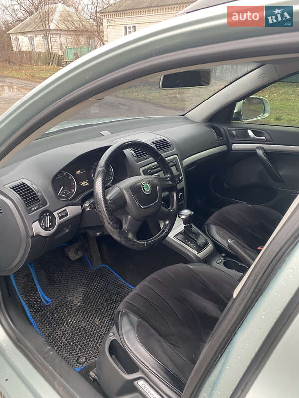 Універсал Skoda Octavia 2010 в Дніпрі