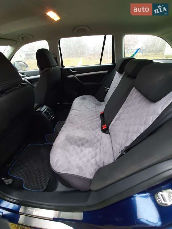Универсал Skoda Octavia 2009 в Жовкве