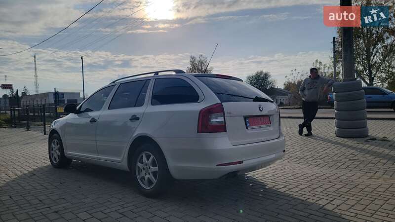 Универсал Skoda Octavia 2009 в Сарнах